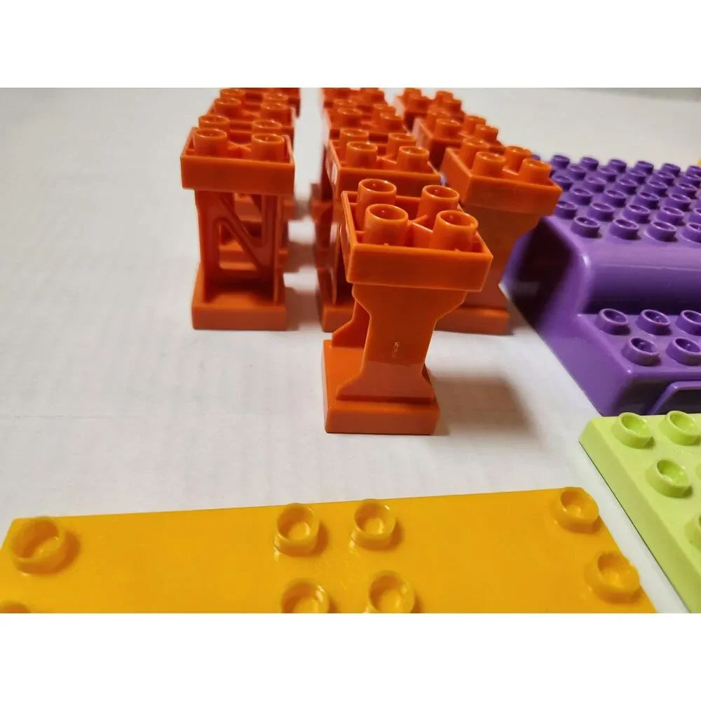 Mega Bloks Mixed Lot – Train Station & Building Pieces
